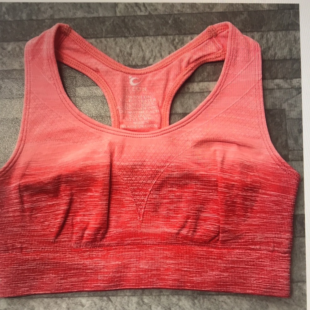 Boutique: Pink ombré sports bra
